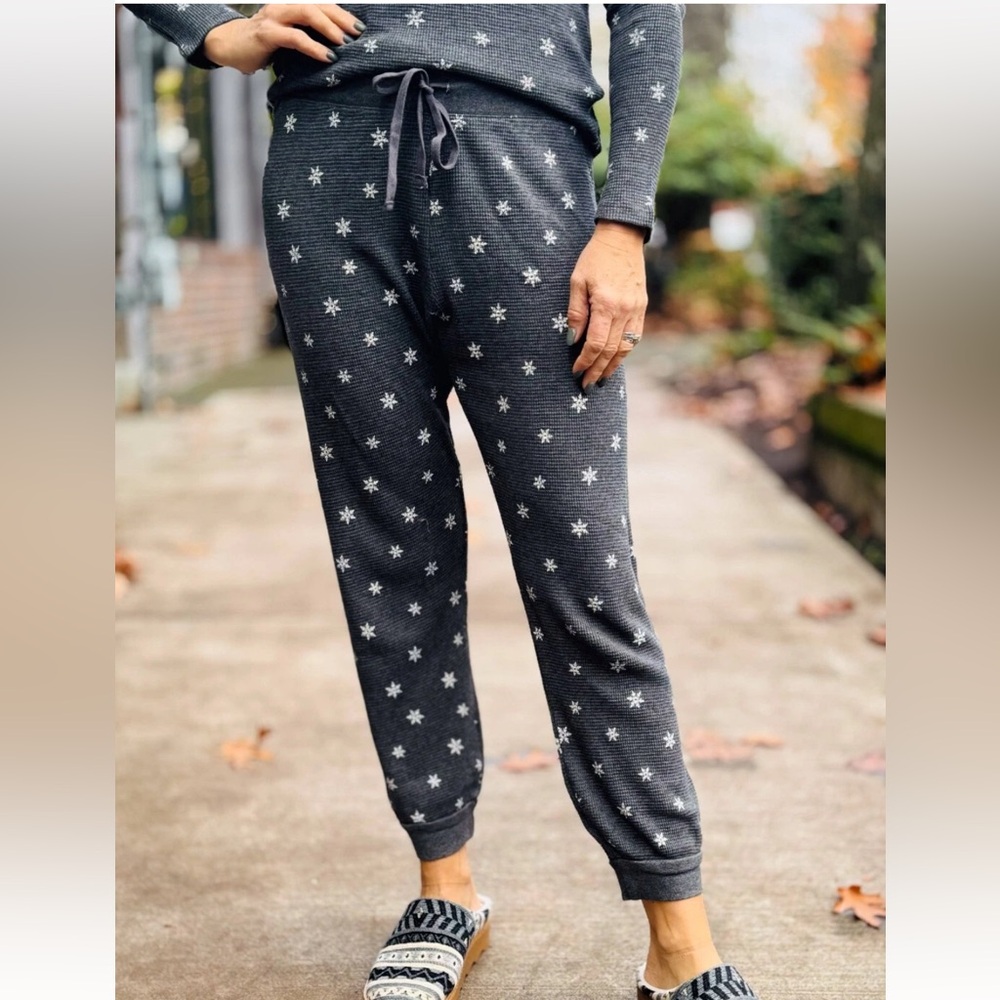 DYLAN snowflake thermal jogger in black SZ large bottom only NWT